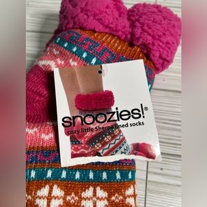 NWT Snoozies, Pink and SUPER FLUFFY!